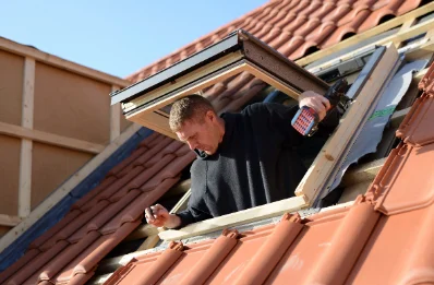 Pose de fenêtres de toit Velux à Sathonay-Camp